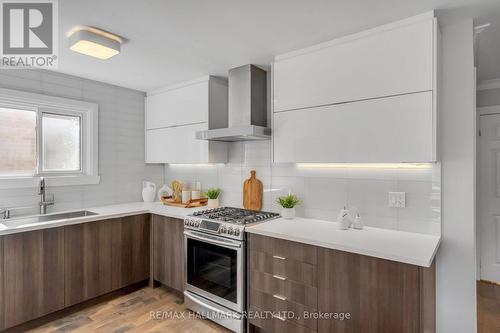 99 Belmont Crescent, Vaughan, ON - Indoor Photo Showing Kitchen With Upgraded Kitchen