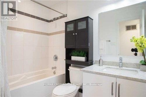 4 Mallingham Court, Toronto, ON - Indoor Photo Showing Bathroom