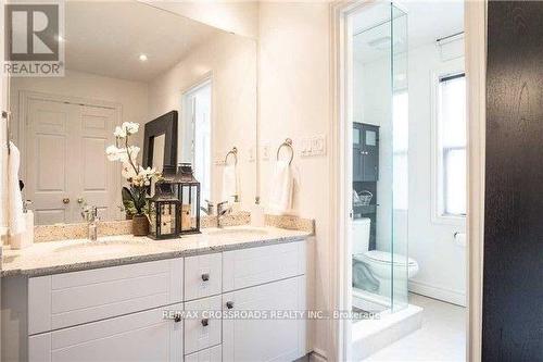 4 Mallingham Court, Toronto, ON - Indoor Photo Showing Bathroom