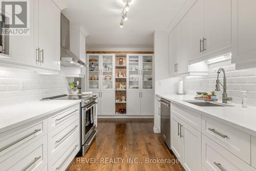 17 Island Bay Drive, Kawartha Lakes (Bobcaygeon), ON - Indoor Photo Showing Kitchen With Upgraded Kitchen