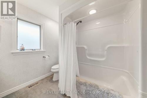 17 Island Bay Drive, Kawartha Lakes (Bobcaygeon), ON - Indoor Photo Showing Bathroom