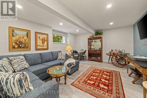 17 Island Bay Drive, Kawartha Lakes (Bobcaygeon), ON - Indoor Photo Showing Living Room