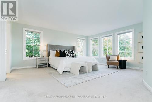 8 Greenvalley Circle, Whitchurch-Stouffville, ON - Indoor Photo Showing Bedroom