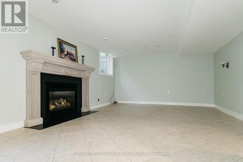 8 Greenvalley Circle, Whitchurch-Stouffville, ON - Indoor With Fireplace