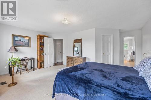 298 Livingstone Street W, Barrie (Northwest), ON - Indoor Photo Showing Bedroom