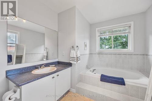 298 Livingstone Street W, Barrie (Northwest), ON - Indoor Photo Showing Bathroom