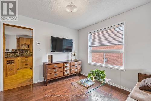 298 Livingstone Street W, Barrie, ON - Indoor