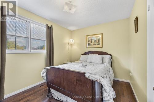 298 Livingstone Street W, Barrie, ON - Indoor Photo Showing Bedroom