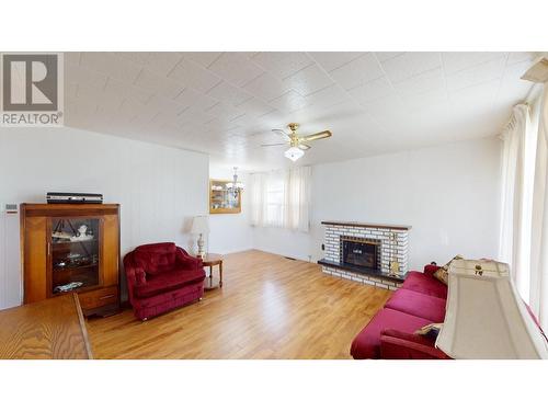 811 Glen  Drive, Trail, BC - Indoor Photo Showing Living Room With Fireplace