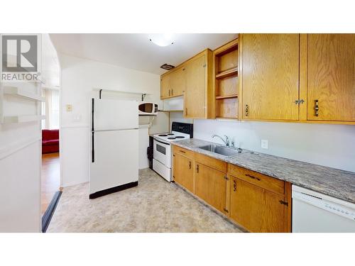 811 Glen  Drive, Trail, BC - Indoor Photo Showing Kitchen