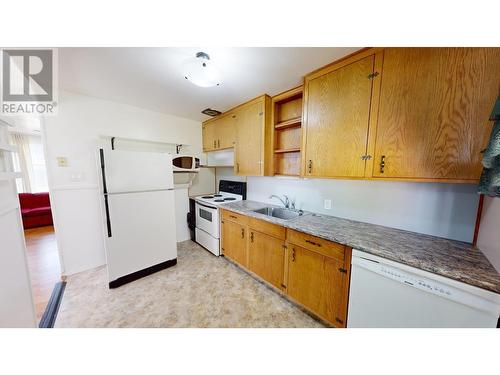 811 Glen  Drive, Trail, BC - Indoor Photo Showing Kitchen