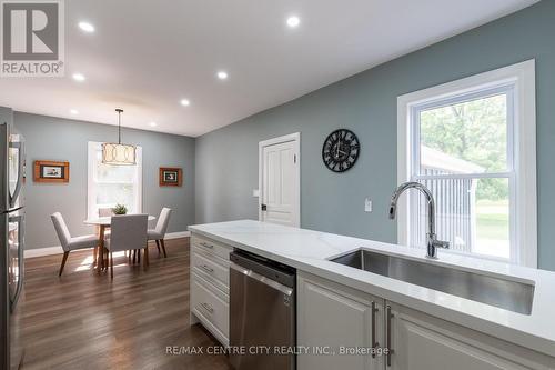 10086 Hedley Drive, Middlesex Centre (Ilderton), ON - Indoor Photo Showing Kitchen