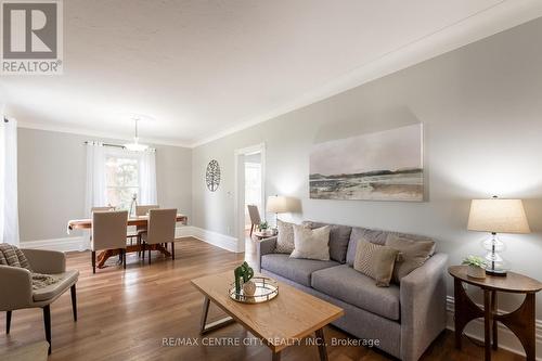 10086 Hedley Drive, Middlesex Centre (Ilderton), ON - Indoor Photo Showing Living Room