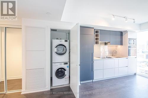 2205 - 319 Jarvis Street, Toronto (Church-Yonge Corridor), ON - Indoor Photo Showing Laundry Room