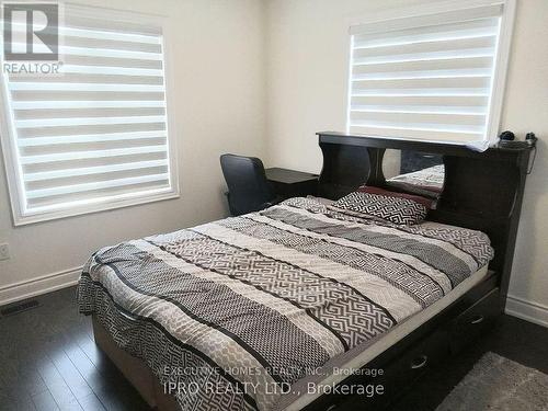 1993 Boyes Street, Innisfil, ON - Indoor Photo Showing Bedroom