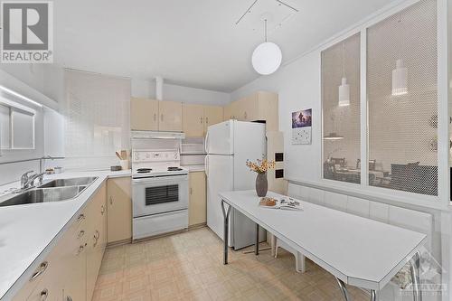 3 Greenhill Way, Ottawa, ON - Indoor Photo Showing Kitchen With Double Sink