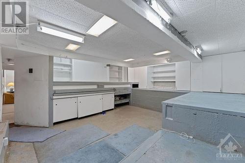 Workshop - 3 Greenhill Way, Ottawa, ON - Indoor Photo Showing Garage