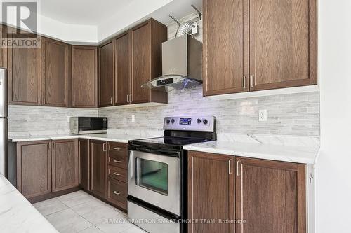 2544 Bandsman Crescent, Oshawa, ON - Indoor Photo Showing Kitchen