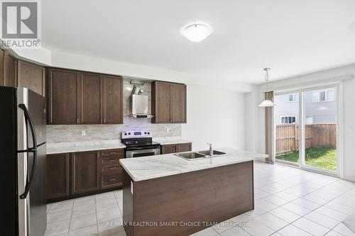 2544 Bandsman Crescent, Oshawa, ON - Indoor Photo Showing Kitchen With Double Sink