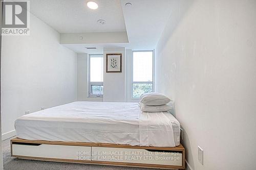 402 - 10 Wilby Crescent, Toronto, ON - Indoor Photo Showing Bedroom