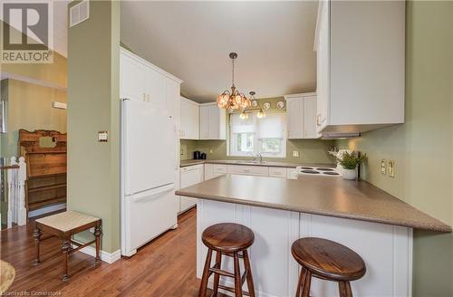 264 Newport Place, Waterloo, ON - Indoor Photo Showing Kitchen