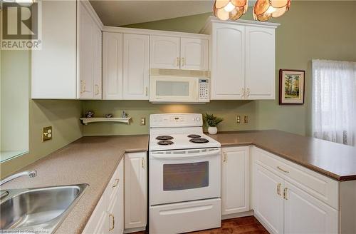 264 Newport Place, Waterloo, ON - Indoor Photo Showing Kitchen