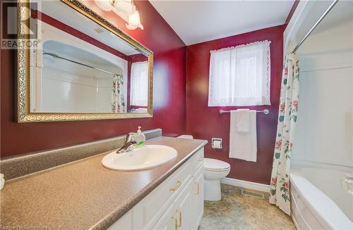 264 Newport Place, Waterloo, ON - Indoor Photo Showing Bathroom