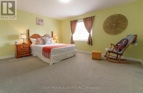 81 Shephard Avenue S, New Tecumseth, ON - Indoor Photo Showing Bedroom