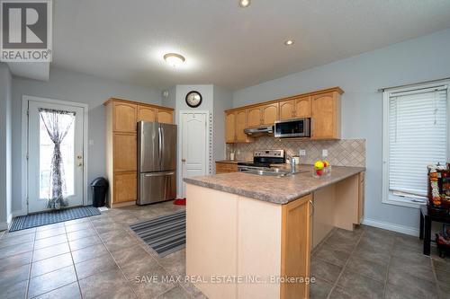 81 Shephard Avenue S, New Tecumseth, ON - Indoor Photo Showing Kitchen With Double Sink