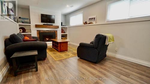 135 Pinehurst Drive, Welland, ON - Indoor With Fireplace