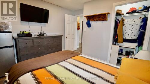 135 Pinehurst Drive, Welland, ON - Indoor Photo Showing Bedroom