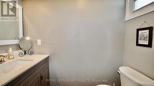 135 Pinehurst Drive, Welland, ON - Indoor Photo Showing Laundry Room