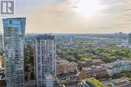 2805 - 200 Cumberland Street, Toronto, ON - Outdoor With View