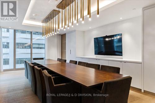 2805 - 200 Cumberland Street, Toronto, ON - Indoor Photo Showing Dining Room