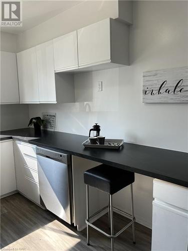 Lots of Cupboard and Counter Space! - 65 Dorchester Boulevard Unit# 72, St. Catharines, ON - Indoor Photo Showing Kitchen