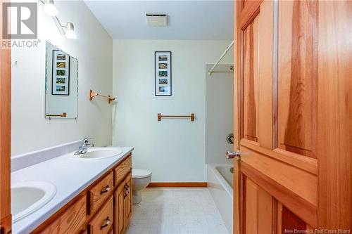 5 Brookview Drive, Hampton, NB - Indoor Photo Showing Bathroom