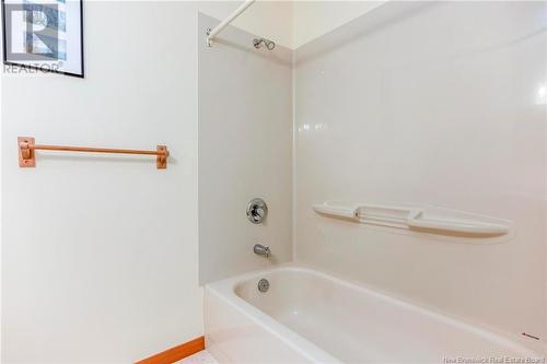 5 Brookview Drive, Hampton, NB - Indoor Photo Showing Bathroom