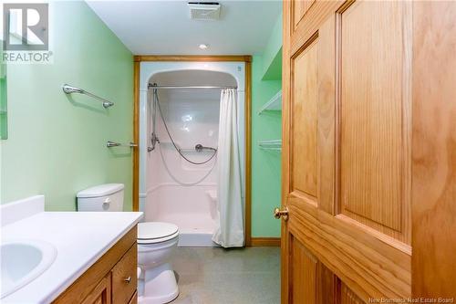 5 Brookview Drive, Hampton, NB - Indoor Photo Showing Bathroom