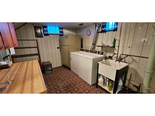 6 Wallinger Avenue, Kimberley, BC - Indoor Photo Showing Laundry Room