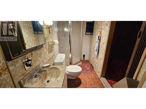 6 Wallinger  Avenue, Kimberley, BC - Indoor Photo Showing Bathroom