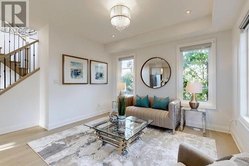 6 Dolan Lane, Richmond Hill (Bayview Hill), ON - Indoor Photo Showing Living Room