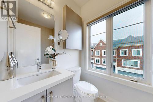 6 Dolan Lane, Richmond Hill (Bayview Hill), ON - Indoor Photo Showing Bathroom