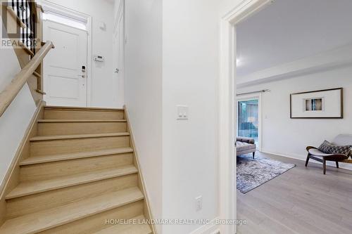 6 Dolan Lane, Richmond Hill (Bayview Hill), ON - Indoor Photo Showing Other Room