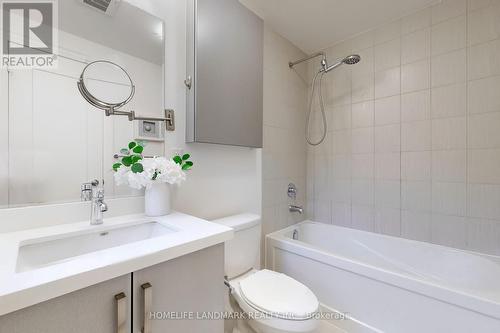 6 Dolan Lane, Richmond Hill (Bayview Hill), ON - Indoor Photo Showing Bathroom