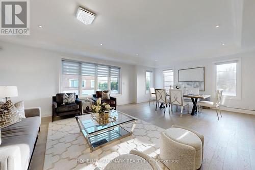 6 Dolan Lane, Richmond Hill (Bayview Hill), ON - Indoor Photo Showing Living Room