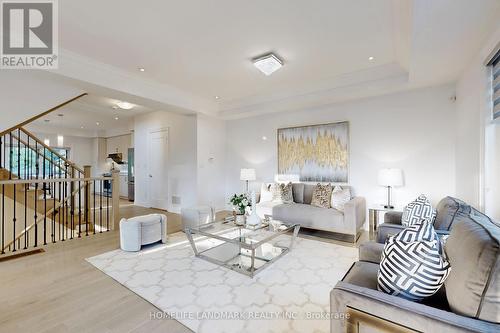 6 Dolan Lane, Richmond Hill (Bayview Hill), ON - Indoor Photo Showing Living Room