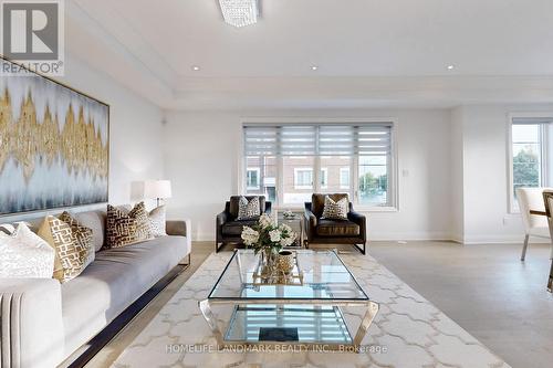 6 Dolan Lane, Richmond Hill (Bayview Hill), ON - Indoor Photo Showing Living Room