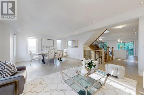 6 Dolan Lane, Richmond Hill (Bayview Hill), ON - Indoor Photo Showing Living Room