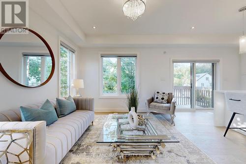 6 Dolan Lane, Richmond Hill (Bayview Hill), ON - Indoor Photo Showing Living Room