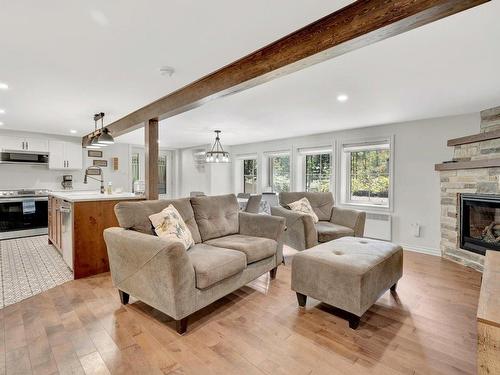 Salon - 248  - 248A Mtée Brisebois, Saint-Colomban, QC - Indoor Photo Showing Living Room With Fireplace